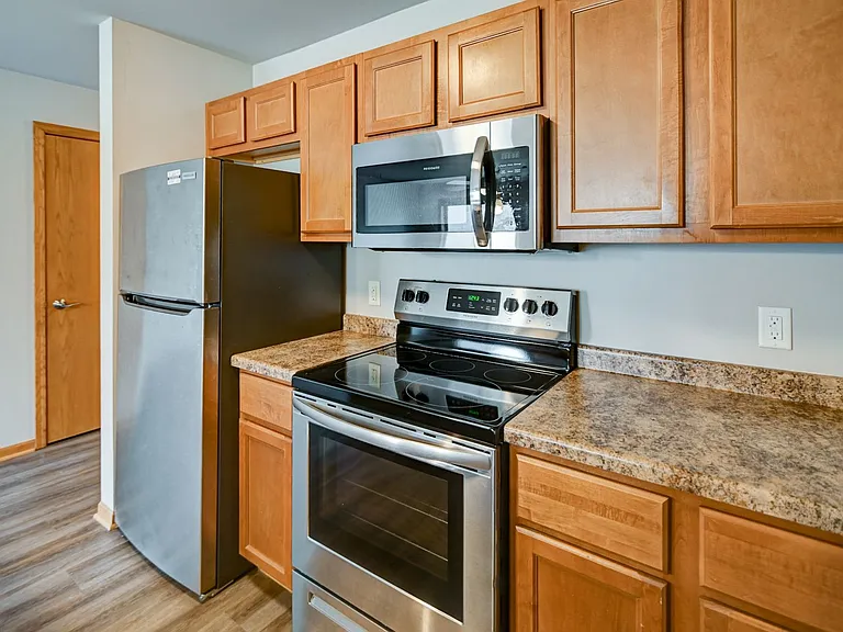 Fairhaven Court Apartments — Photo 7