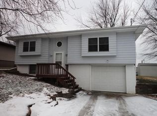 714 9th Ave W, Oskaloosa, IA 52577