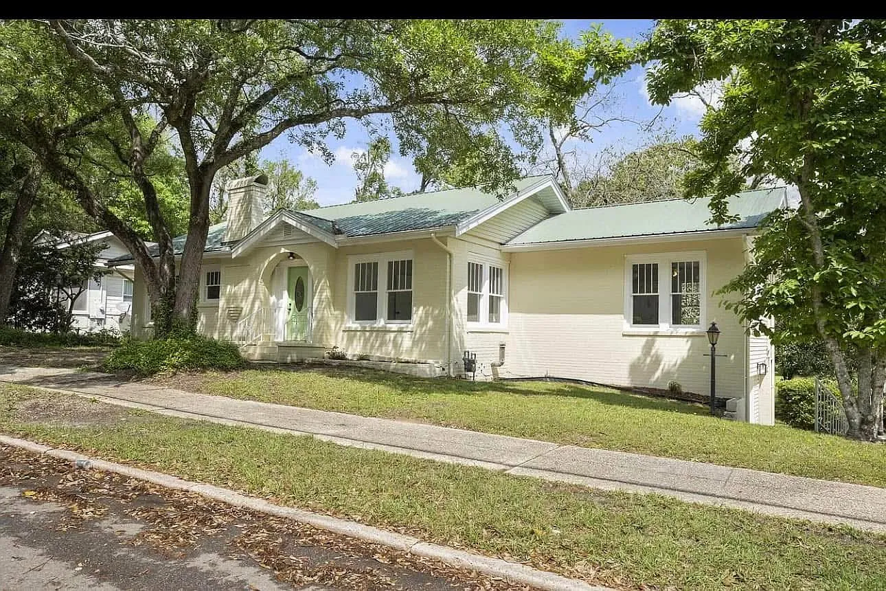 1 bed, 1875 sqft, $900 — Photo 1