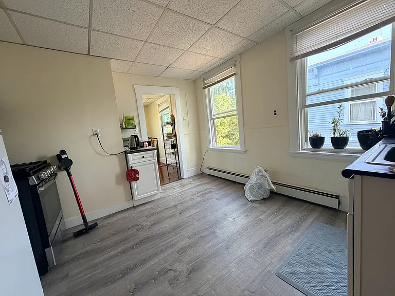 138 Hampshire St #3 — Photo 6
