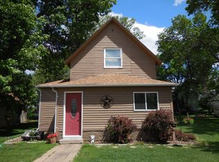 203 Oak St, Henry, SD 57243