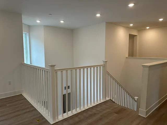 100 Village Ln — Photo 23