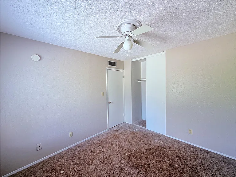 9611 Blue Creek Ln — Photo 28
