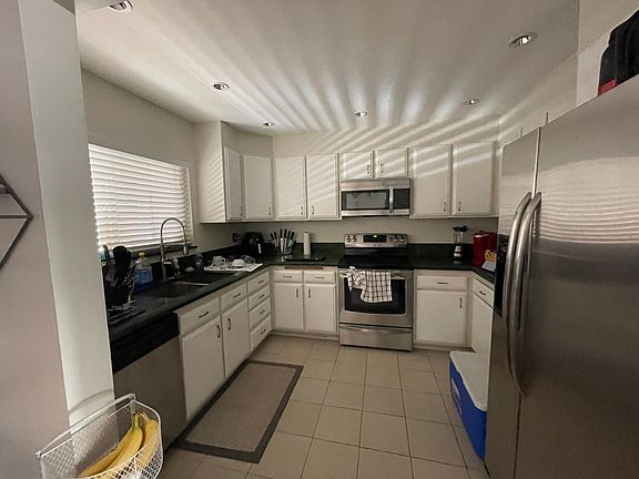 2nd image of 2540 Clairemont Dr Unit 104