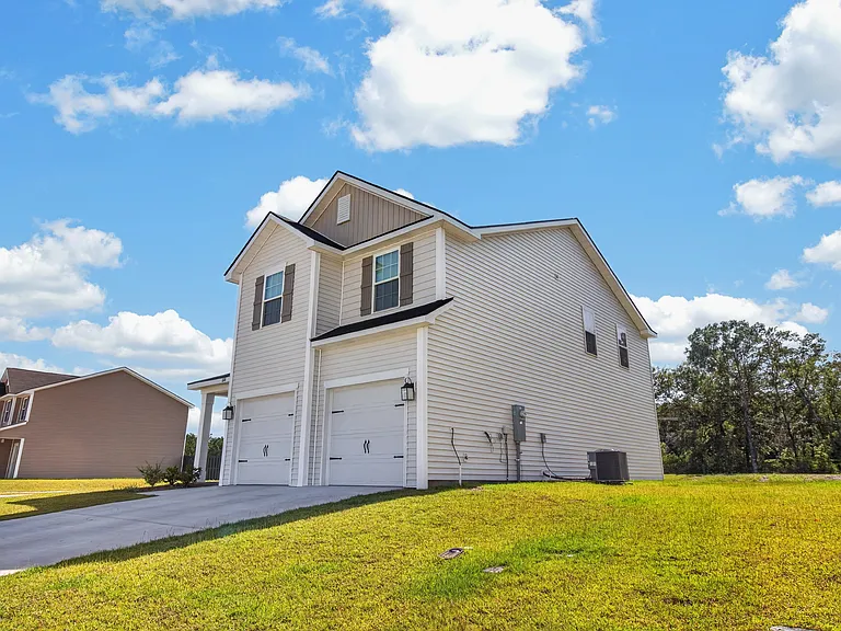 118 Juniper Dr — Photo 2
