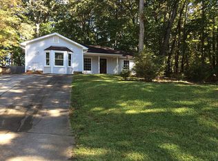 104 Kenmure Ct, Cary, NC 27511