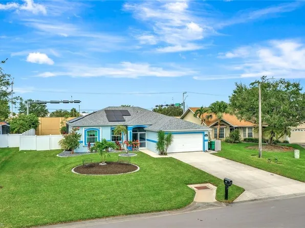 1047 Grove DR, NAPLES, FL 34120