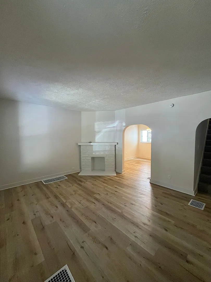 Building Photo - 932 McKinley Ter