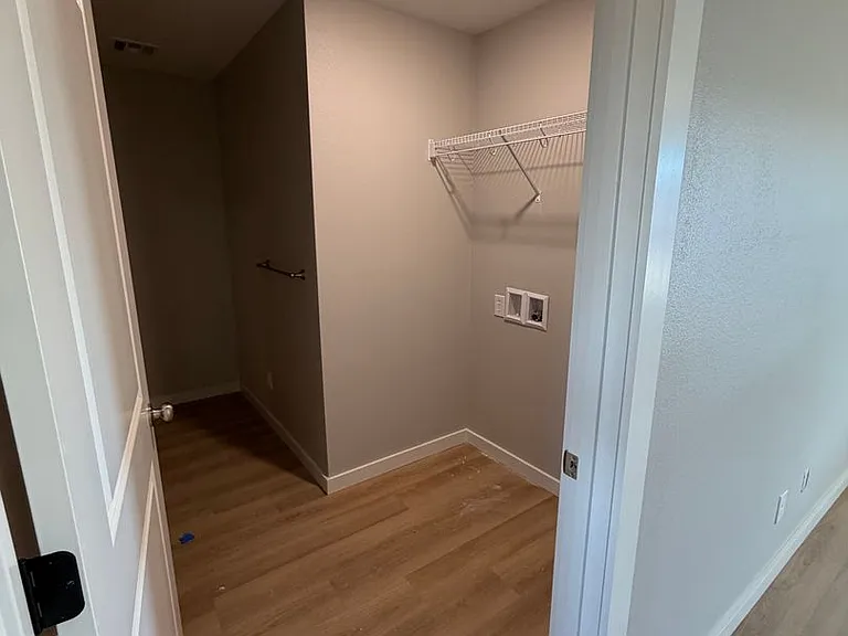 2901-2906 Sandstone Ln — Photo 8