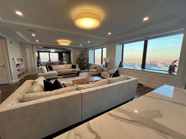 70 E India Row