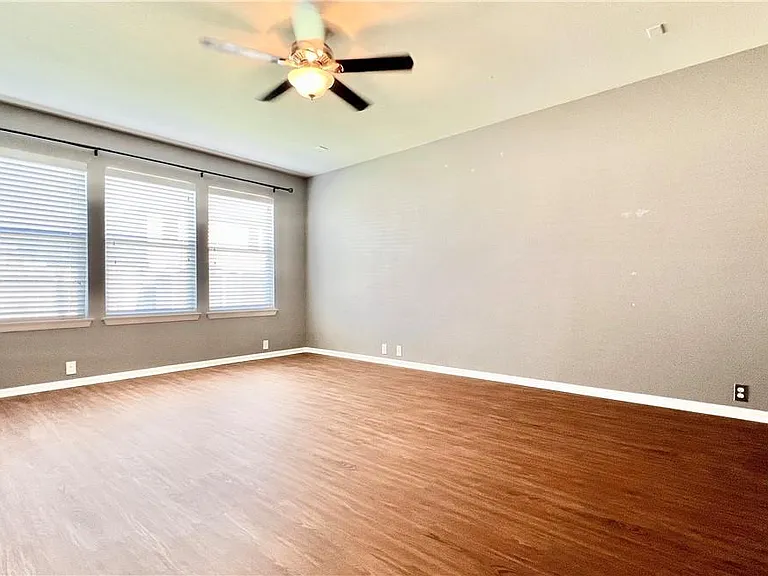784 Kingfisher Ln — Photo 7
