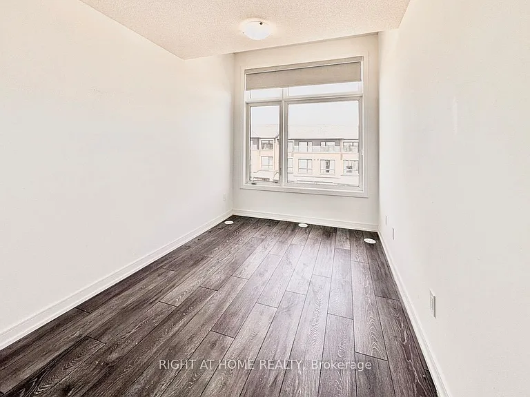 16 Blue Forest Cres — Photo 14