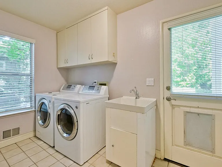 579 Crawford Dr — Photo 16