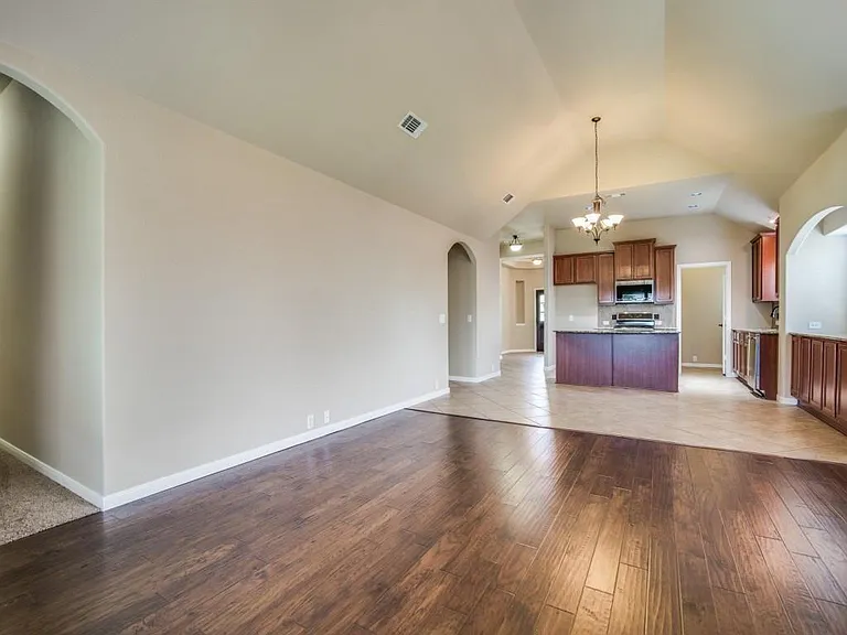 1410 Cedar Ridge Dr — Photo 2