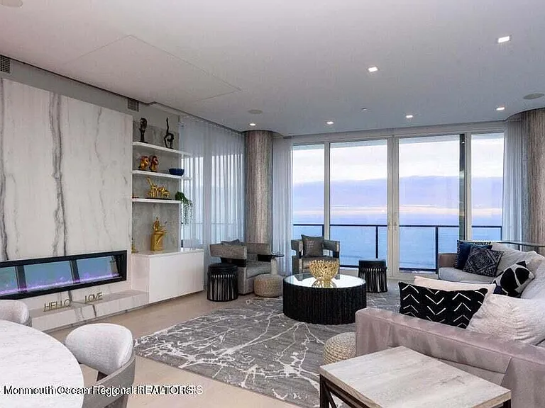 1101 N Ocean Ave #902 — Photo 2