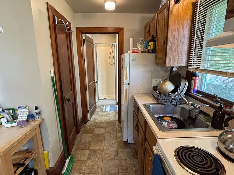 194 Shewell Ave — Photo 5