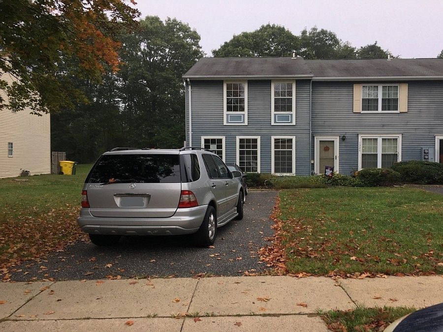 1st image of 1338 Paris Ct