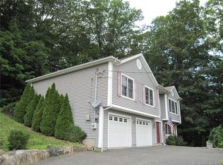 70 Kellogg St, Brookfield, CT 06804