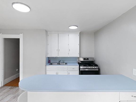 3rd image of 208 Woodward Ave #25956a152