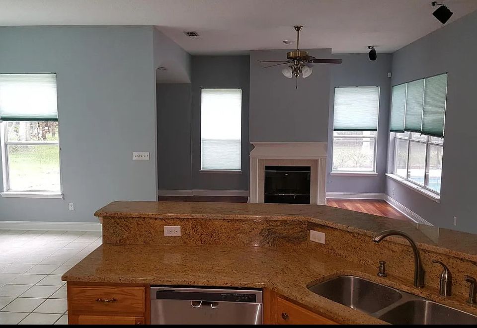 1st image of 518 Oakmont Dr