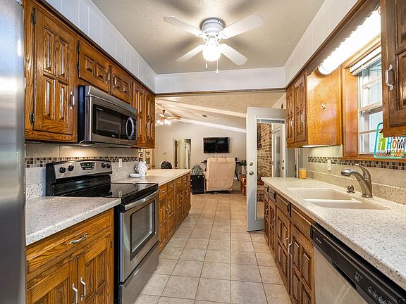 2nd image of 421 King Cecil Ct