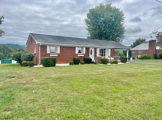56 Skyline Rd, Lexington, VA 24450