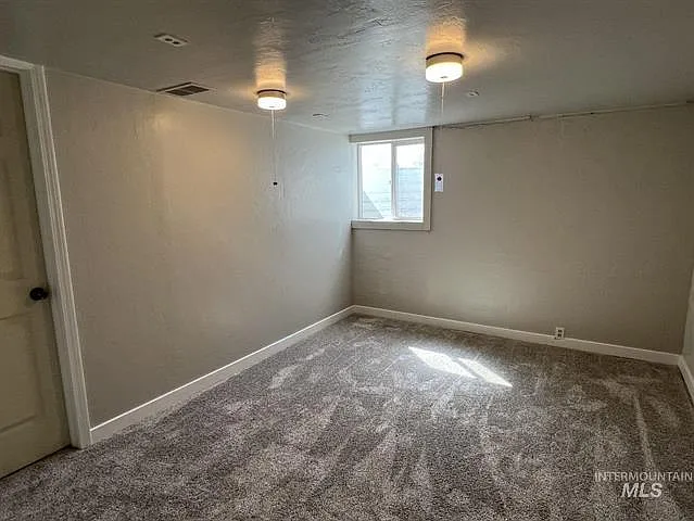 216 10th Ave E — Photo 18