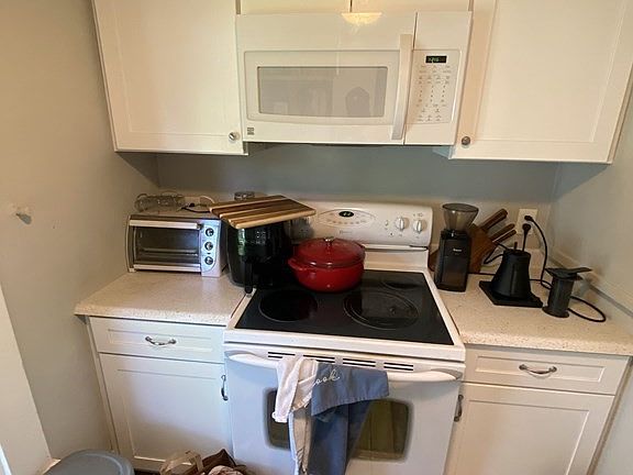 5th image of 104 W Emerson St Suite 5