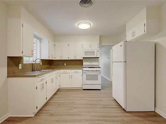2nd image of 6812 Mira Loma Ln #A