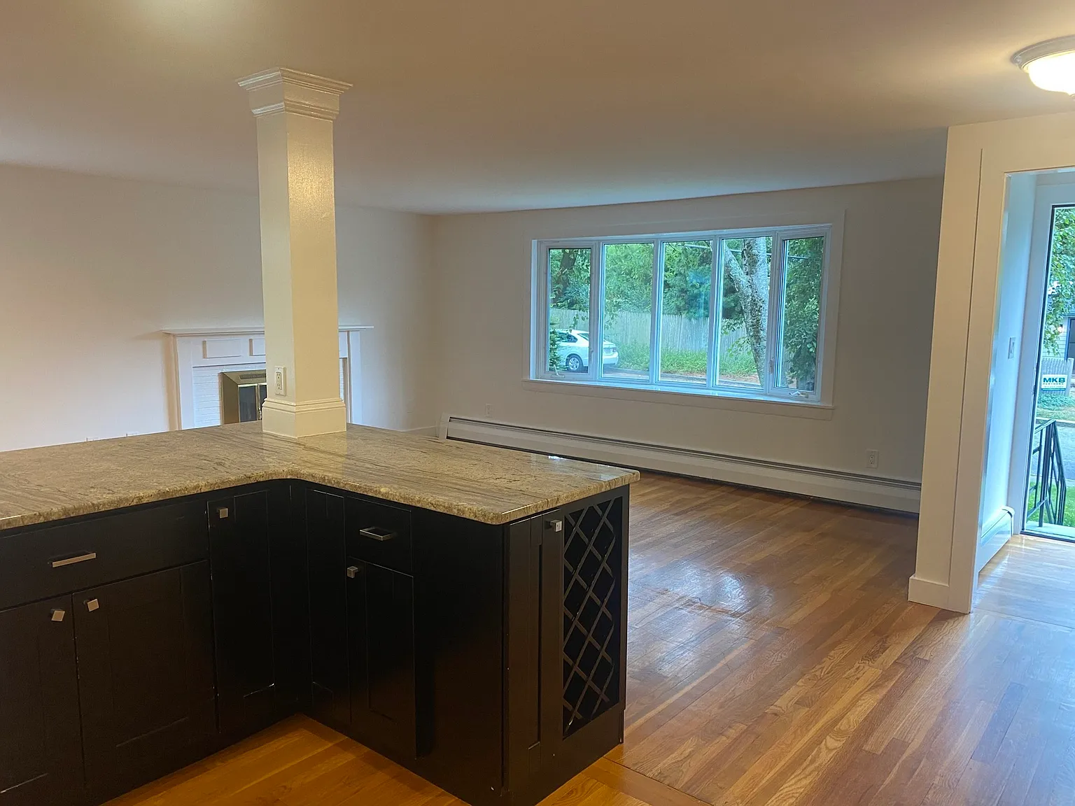 3 bed, 1.5 bath, 2128 sqft, $5,000 — Photo 4