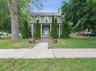 405 S Division St, Chenoa, IL 61726