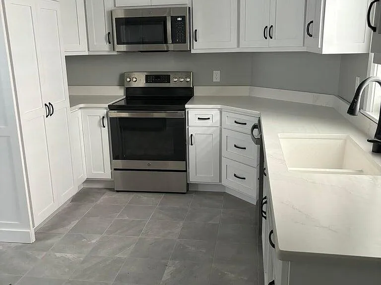 211 N 3rd St — Photo 8