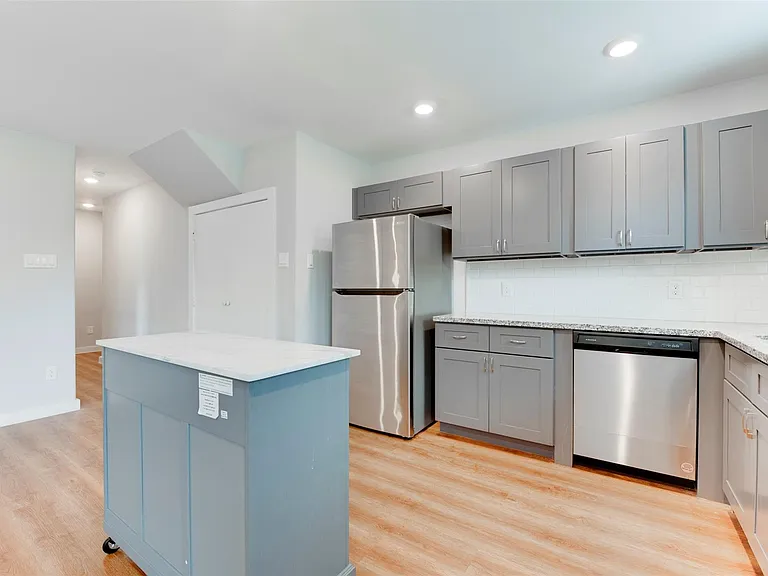 8635 Sunderland Rd — Photo 8