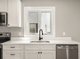 93 High St, Saco, ME 04072