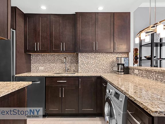 4th image of 315 E 65th St APT 10H