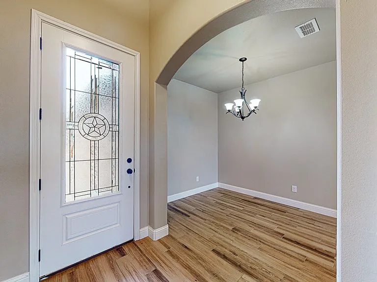 6017 Aurora Way — Photo 4
