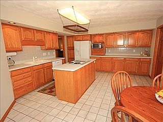 4th image of 7671 Evelyn Dr