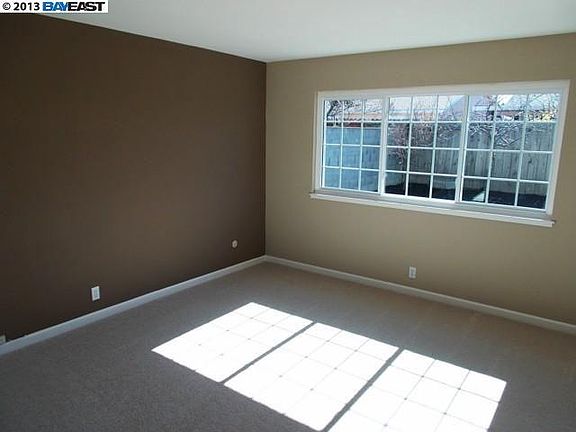 3rd image of 4369 Victoria Ave