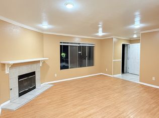 9813 Caspi Gardens Dr UNIT 8, Santee, CA 92071