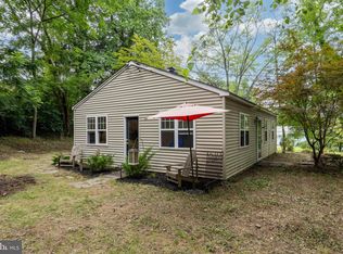 2 Fahnestock Rd, Malvern, PA 19355