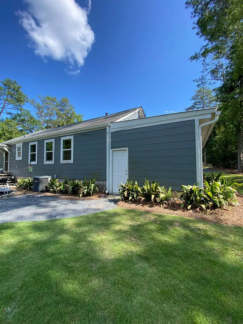 Lakeview Dr - 1011 — Photo 2