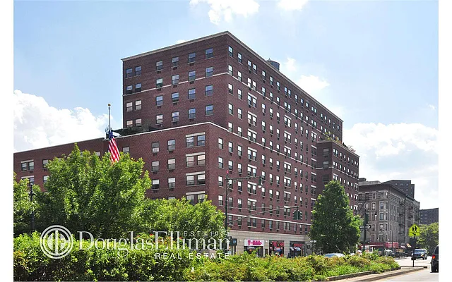 Sold by Douglas Elliman | media 14