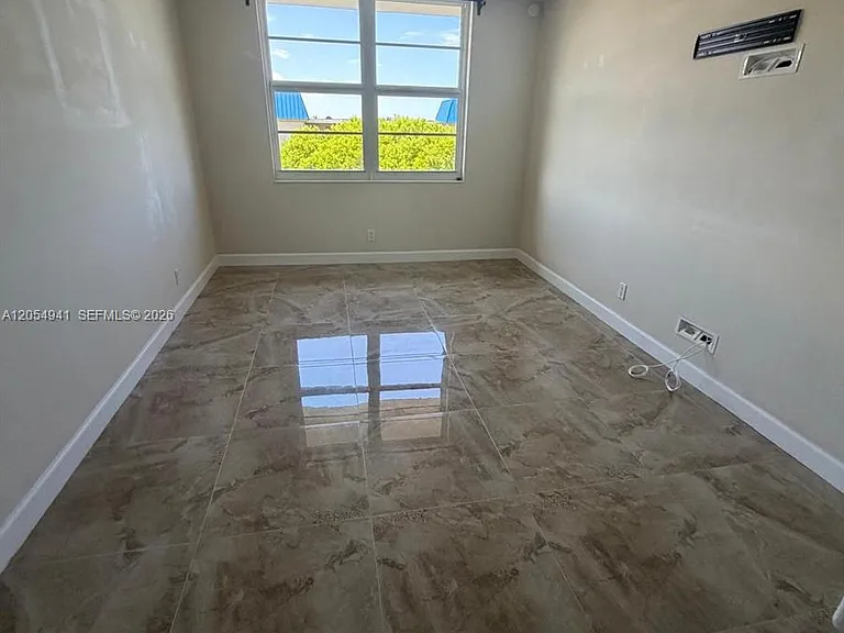 1600 SE 15th St #601 — Photo 35