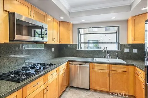 21820 Marylee St #225 — Photo 31