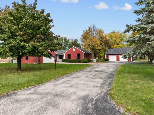 W6570 Cedar Ln, Greenville, WI 54942