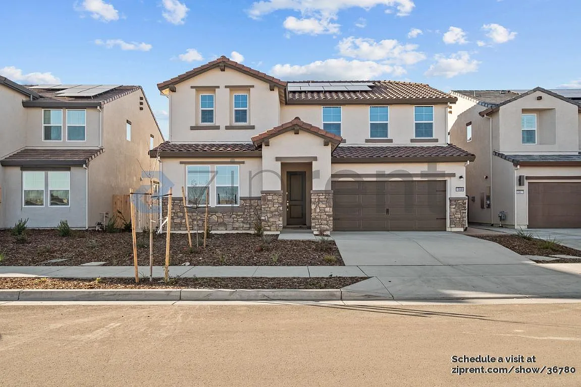 5 bed, 2924 sqft, $3,400 — Photo 1
