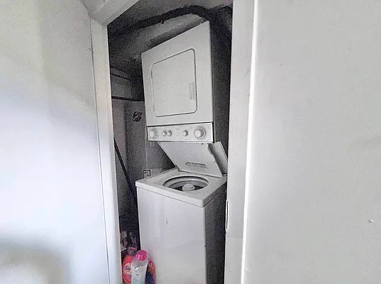 Laundry, photo 1