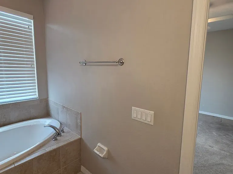810 Callista Cay Loop — Photo 17