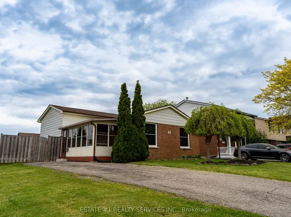 43 Dyer St, Saint Thomas, ON N5R 5K2