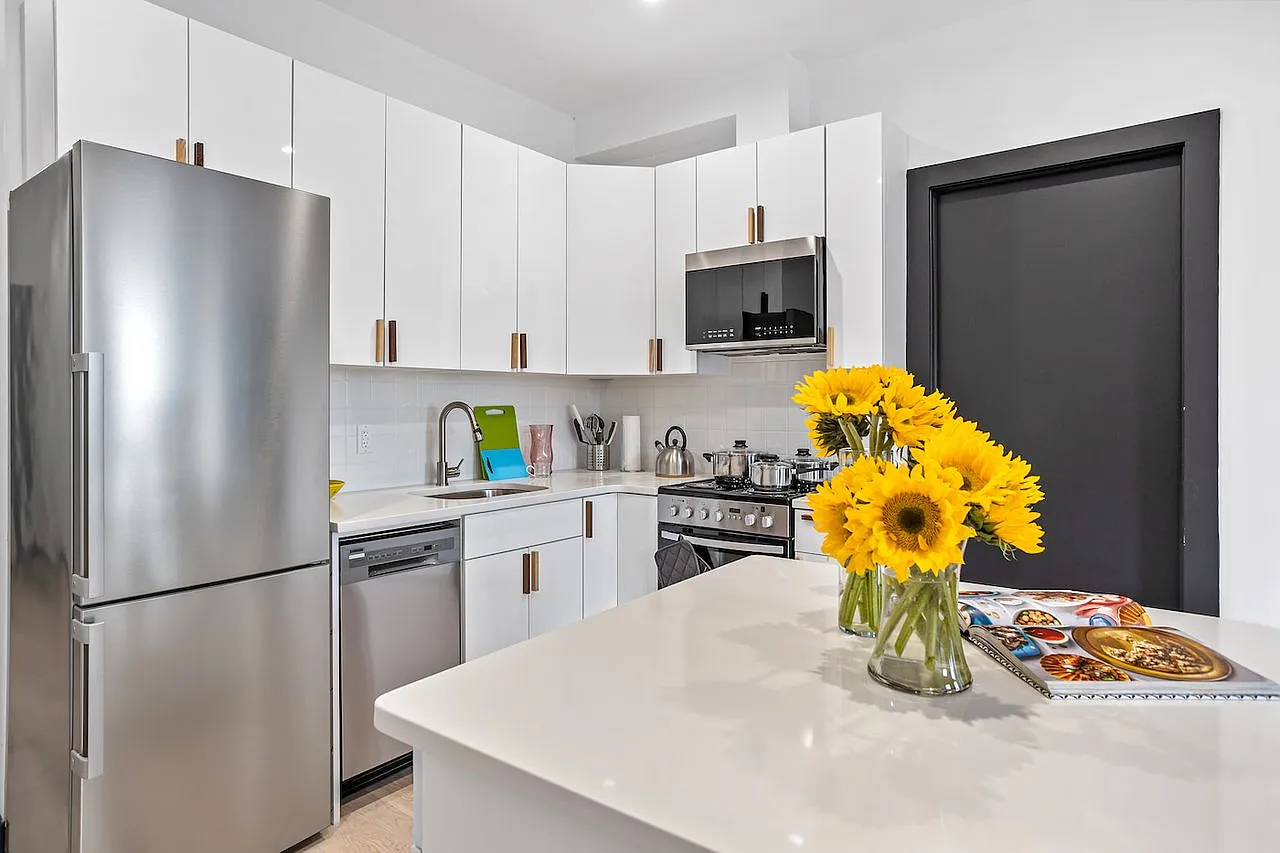 537 Edgecombe Ave — Photo 4